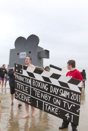 tenby boxing day swim 26 sm.jpg